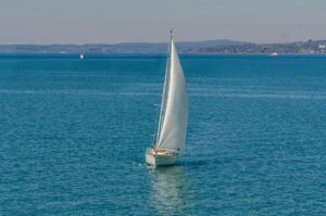 Die Vorteile einer Wasserhose am Bodensee: Naturschauspiel erleben
